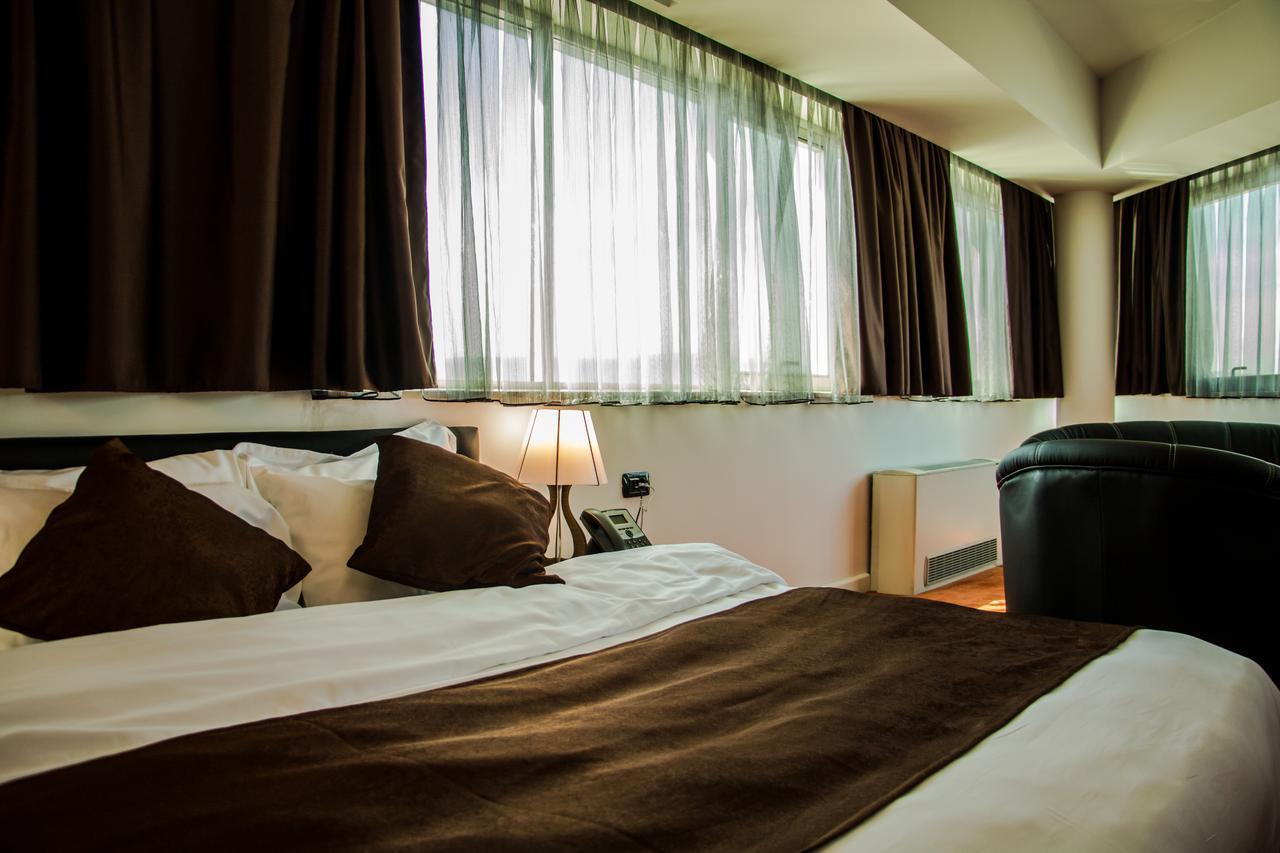 Best Western Hotel Galla Sllatine e Madhe Quarto foto